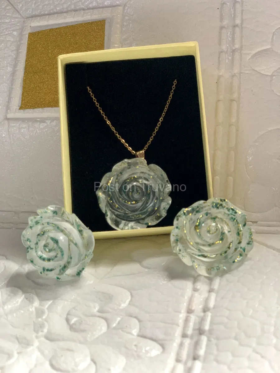Handmade necklace set